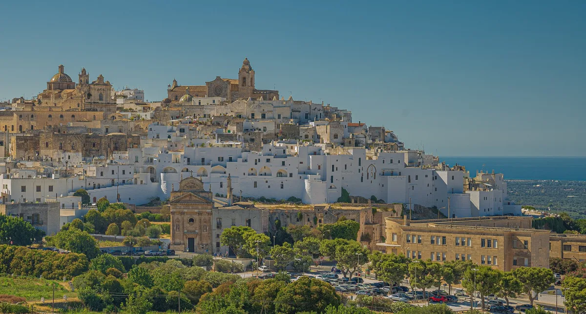 Ostuni con bambini: spiagge sabbiose e attività per famiglie