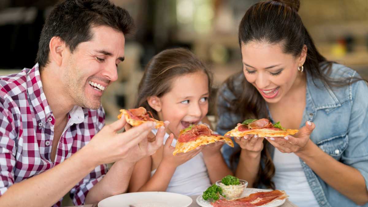 Ostuni con bambini piccoli: guida pratica a spiagge e ristoranti family